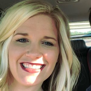 Meet your Posher, Danae